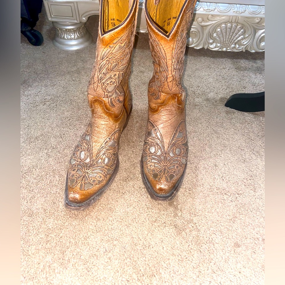 Corral Boots💗🌸 - Picture 2 of 6
